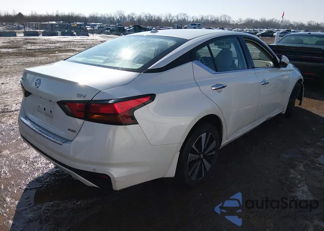 1N4BL4DW3KC213084: 44352150