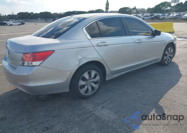 1HGCP26889A050834: 44352357