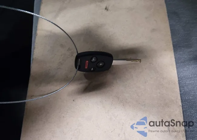 1HGCP2F45AA148043: 44351565