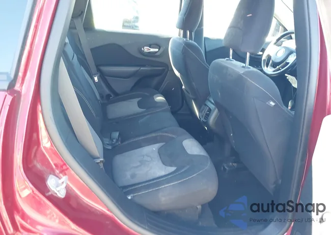 1C4PJMAB7GW152772: 44351597