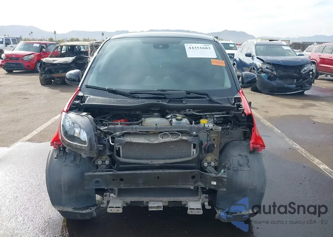 WMEFJ5DA4GK068941: 44351683