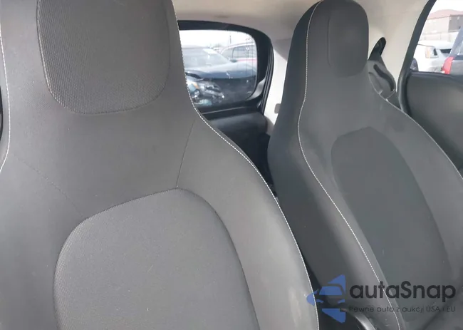 WMEFJ5DA4GK068941: 44351683