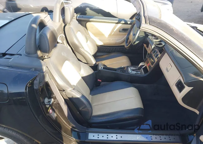 WDBKK49F81F168810: 44351682