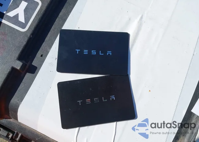 5YJ3E1EB2RF849754: 44351928