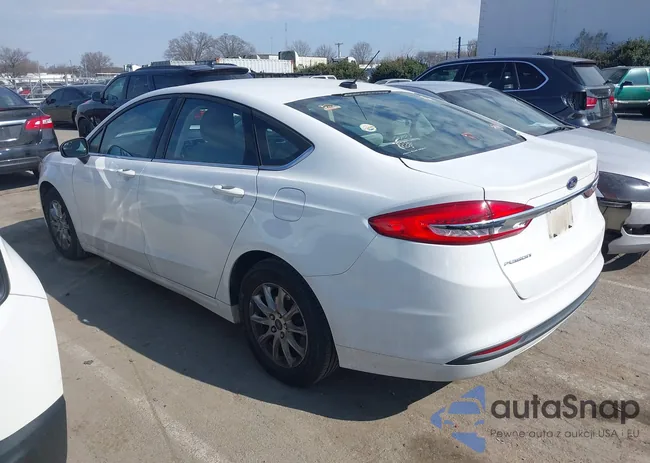 3FA6P0G72HR260054: 44353038