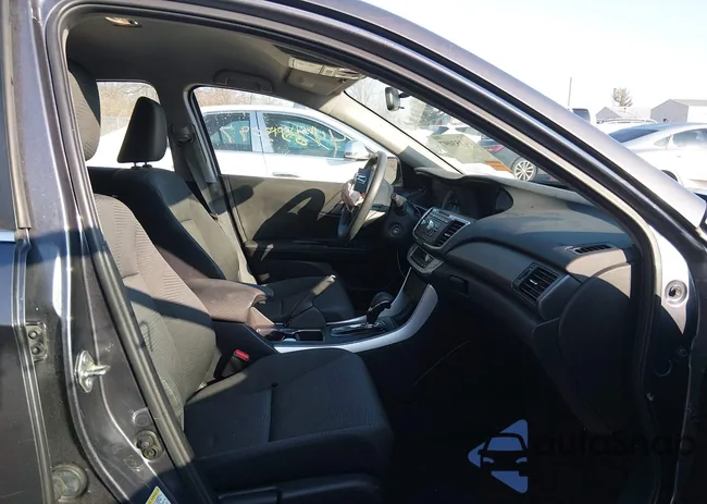 1HGCR2F3XFA237647: 44353097