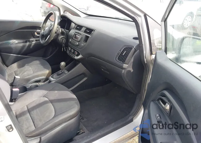 KNADM5A35C6021131: 44352567