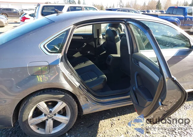 1VWBP7A35CC016085: 44352928