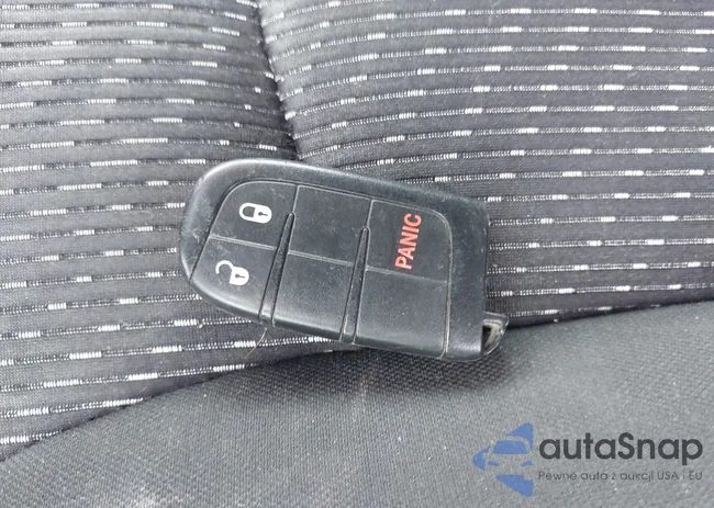 3C4PDCBG3FT752298: 44354245