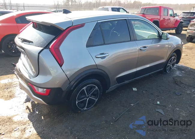 KNDCP3LE5P5082273: 44354248