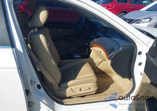 1HGCP3F80CA029117: 44353642