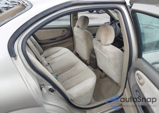 JN1CA31D7YT702813: 44355179