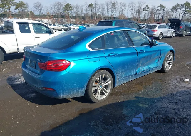 WBA4J3C58KBL09016: 44355458