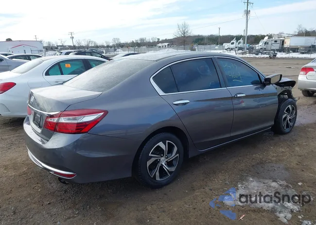 1HGCR2F3XHA136806: 44354669