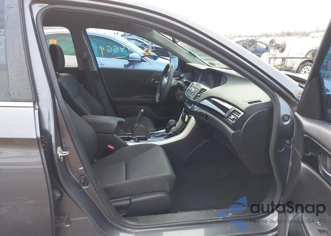 1HGCR2F3XHA136806: 44354669