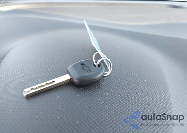 KL8CB6SA2NC032415: 44356359