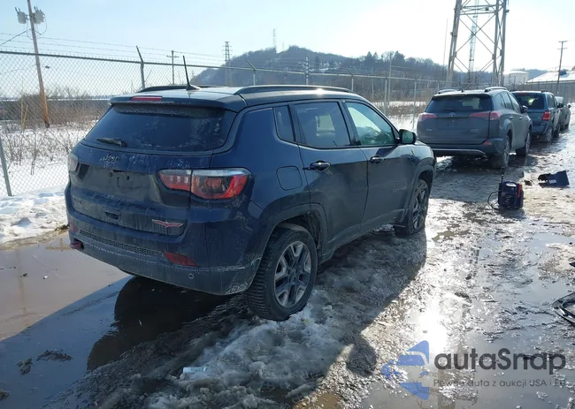 3C4NJDDB5JT270867: 44356469