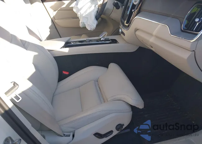 YV4L12RM8R1840964: 44355669