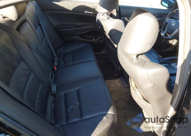 1HGCP2F68CA071303: 44355825