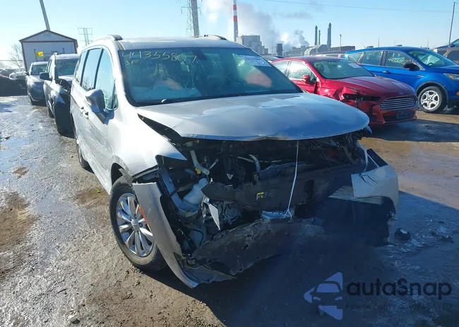 2C4RC1BG5HR684236: 44355867