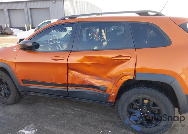 1C4PJMBB9FW551227: 44356946