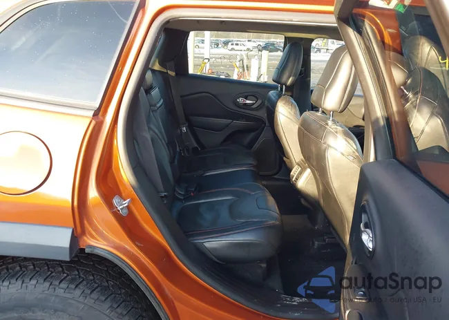 1C4PJMBB9FW551227: 44356946