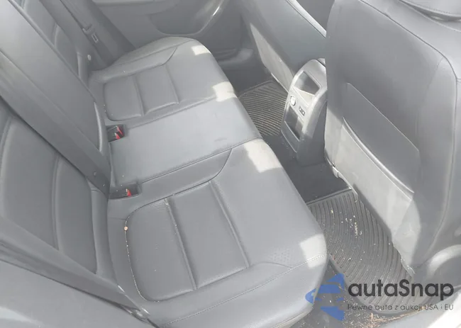 3VWDP7AJ0DM381927: 44357048