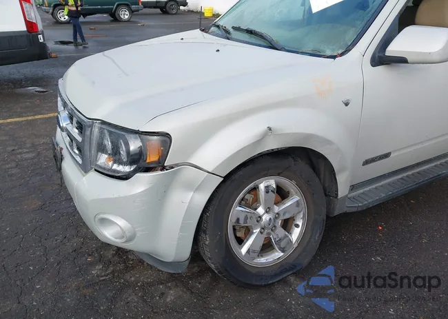 1FMCU041X8KB85769: 44357213