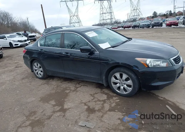 1HGCP2F71AA022871: 44357279