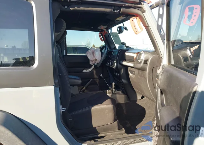 1C4HJWCG8EL189627: 44356595