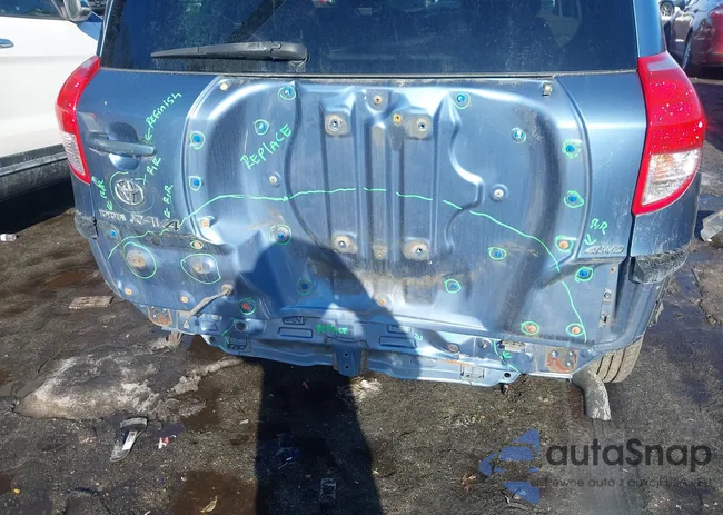 JTMBD33V265028464: 44356849