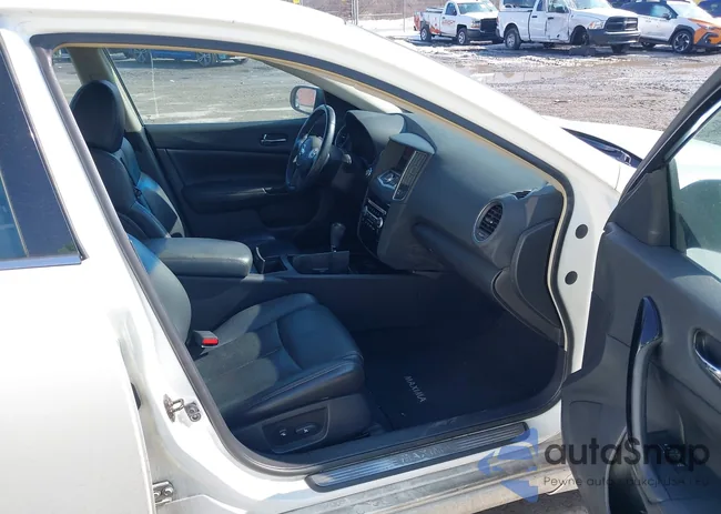 1N4AA5AP7AC841880: 44358039