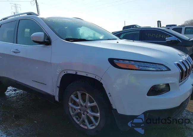 1C4PJLCS2HW548228: 44358142