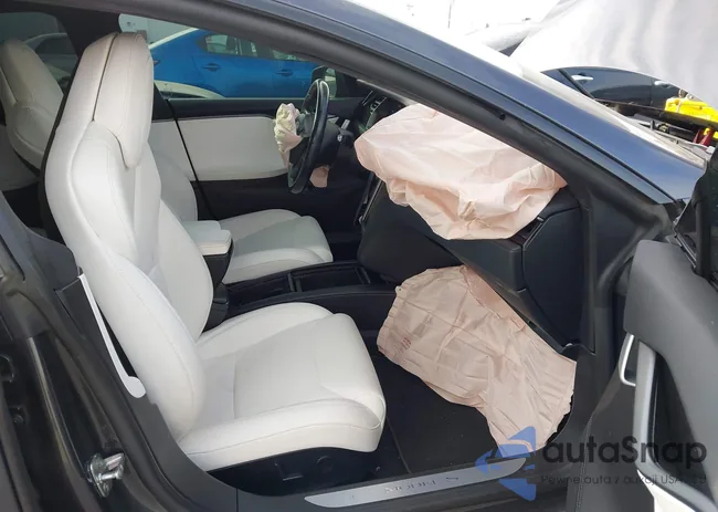 5YJSA1E26JF275980: 44359143