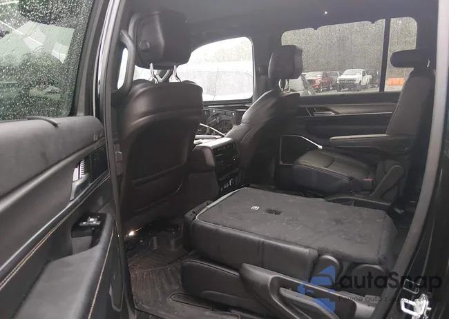 1C4SJSBP8RS141007: 44359147