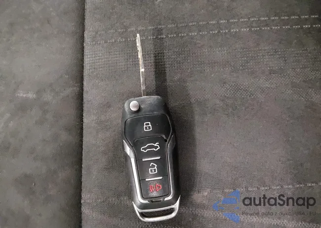 1FADP3E26FL304777: 44359237