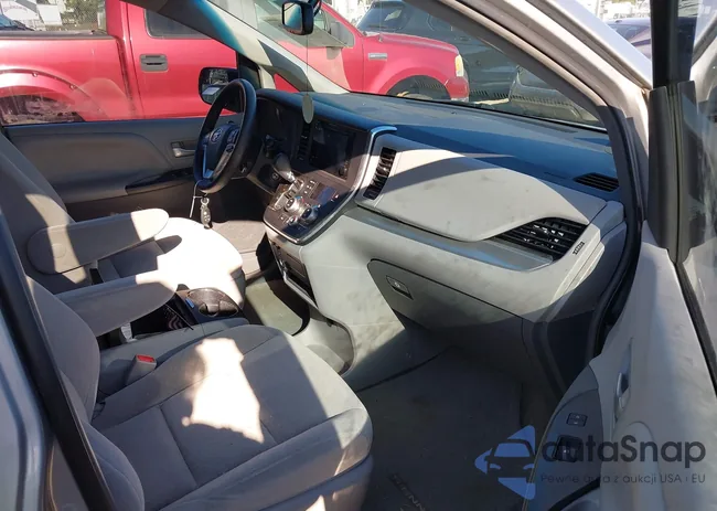 5TDKK3DC9FS608517: 44359246