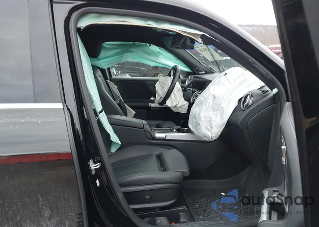 W1N4M4HB4RW352908: 44359320