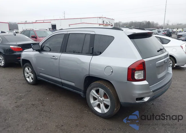 1C4NJCBA4GD554011: 44359480