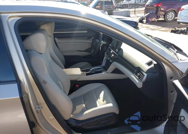 1HGCV2F62JA040129: 44359536