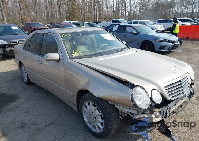 WDBJF65J7YB033597: 44359982