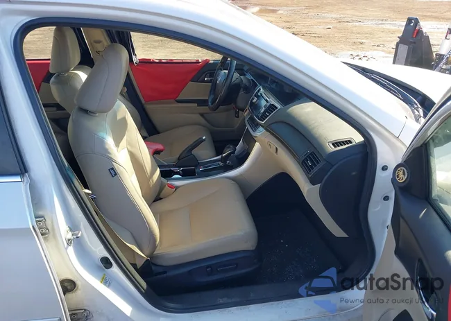 1HGCR2F88DA012104: 44360187