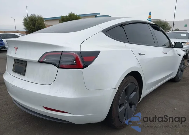 5YJ3E1EA9PF682877: 44360330