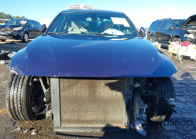 WBA8D9G58HNT91164: 44360357