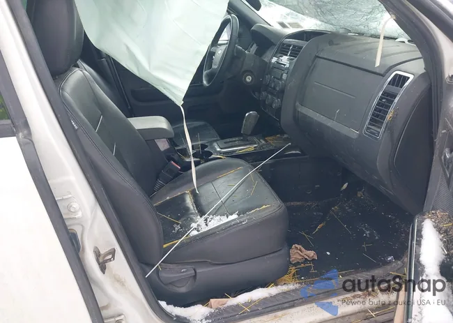 1FMCU9EG6BKB96993: 44360364