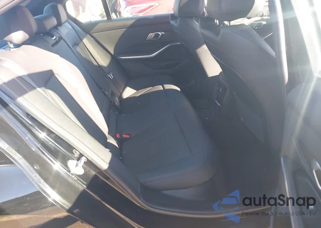 3MW5R7J06M8B71752: 44360397