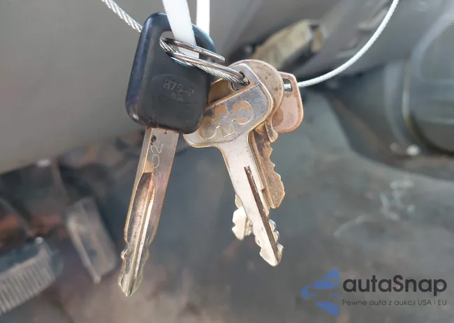 1FTNX21LX2EC38353: 44359832