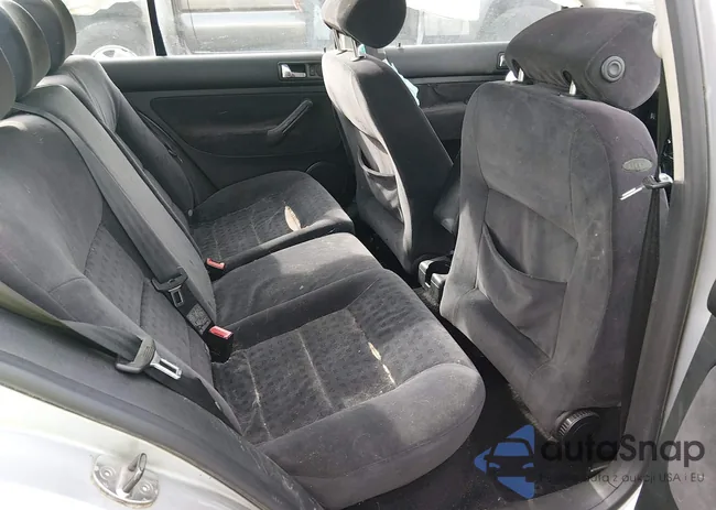 3VWSP69M03M137046: 44360947