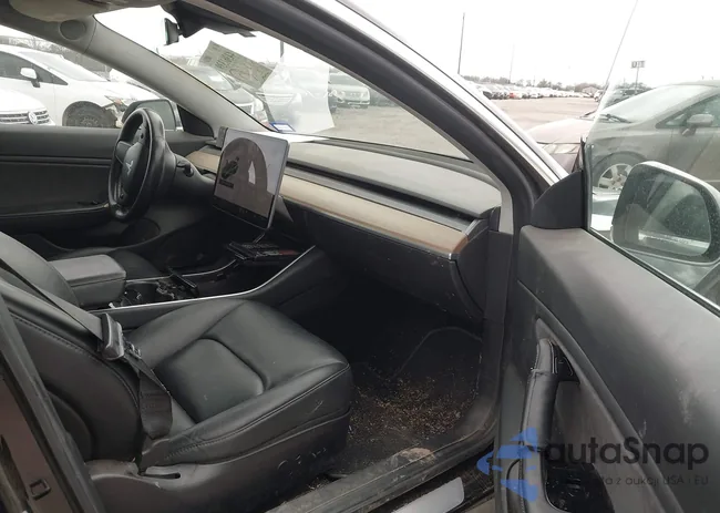 5YJ3E1EB1KF198980: 44361339