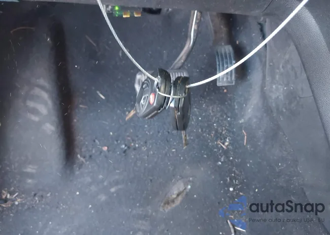 1FMCU0F77DUD79823: 44360578